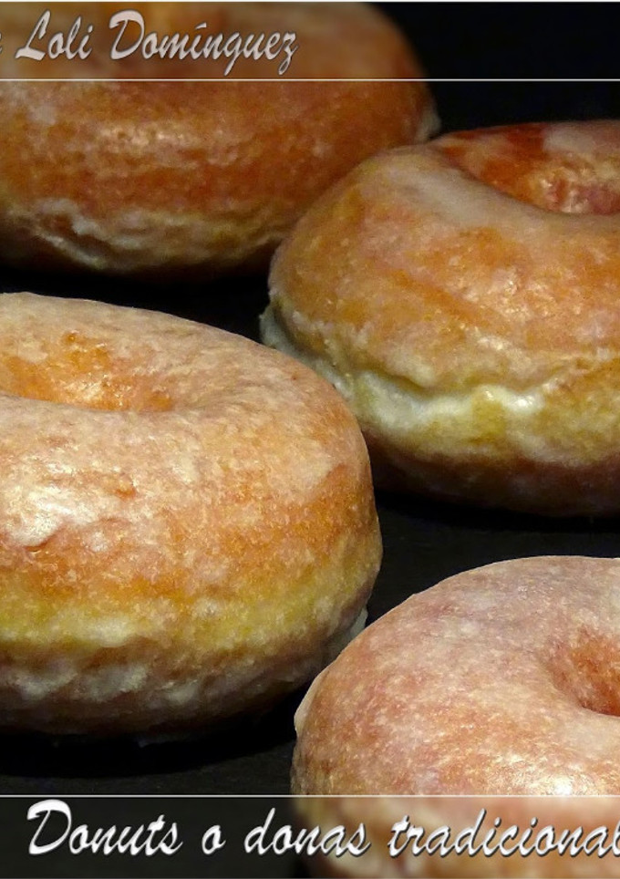 Una foto de Donuts o donas tradicionales caseros