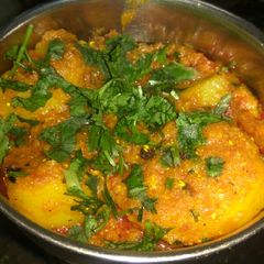 A picture of Dum aloo.