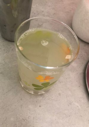 A picture of Lemon juice.