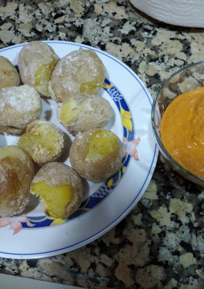 Una foto de Papas arrugás con mojo picón