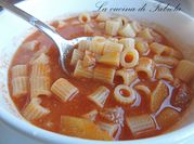Una foto di pasta e patate