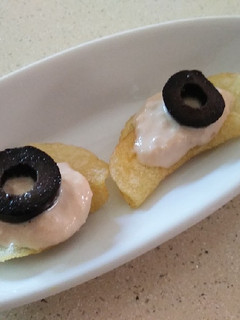 Una foto de Canapés de atún con mahonesa