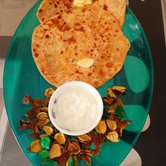 A picture of Crispy aloo paratha.