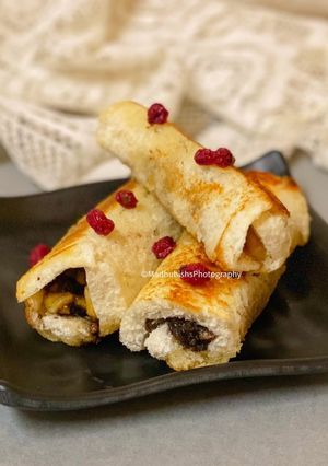 A picture of Banana Chocolate Rolls.
