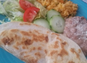 Una foto de Quesadillas de Asada hecho con Queso Oaxaca a mi Estilo♡
