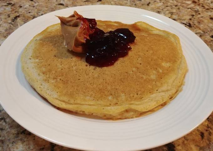 Oatmeal Skillet Cakes with Peanut Butter and Jelly