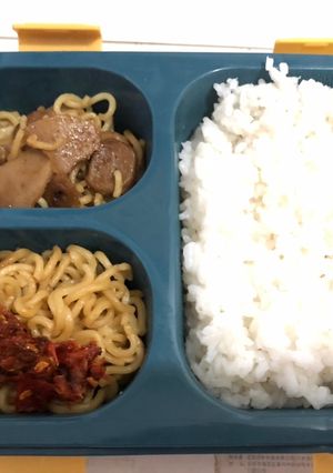 Foto resep Bekal paksu nasi mie bakso (karbo kuadrat)