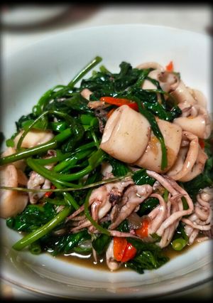 Foto resep Tumis kangkung cumi
