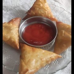 A picture of પનીર ચીઝ સમોસા.