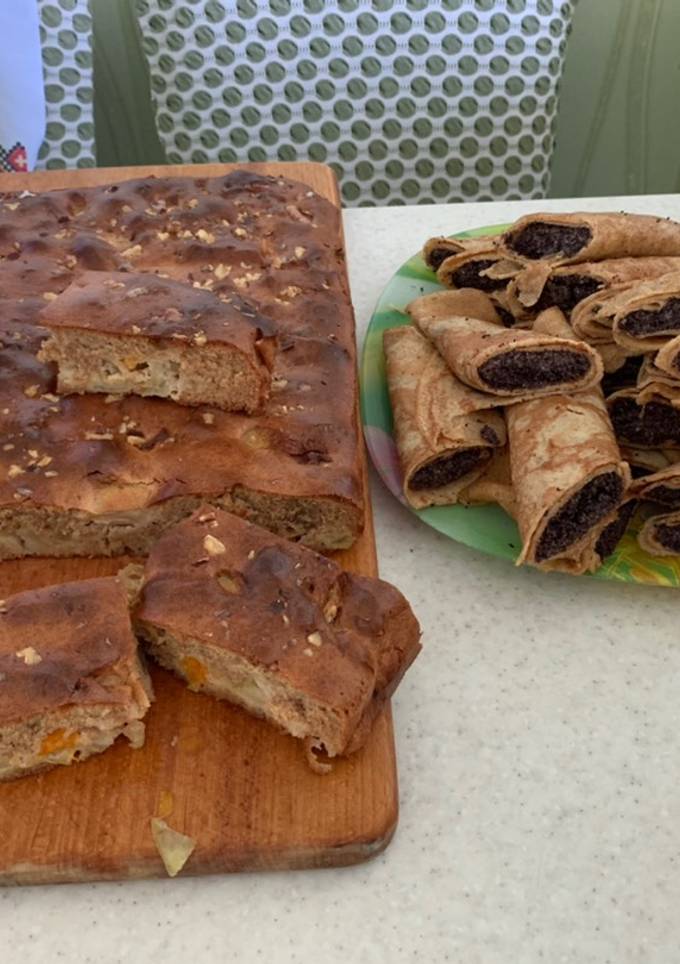 Пирог из цельнозерновой муки с яблоком, персиком, изюмом