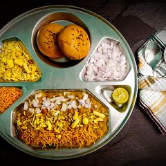 A picture of Misal pav.