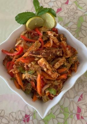A picture of Grilled Paneer Salad 🥗 With Veggies & Herbs.