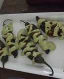 Chilacas gratinadas de cuaresma rellenas de ensalada de atún a la mexicana