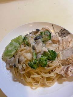 白醬雞胸義大利麵 的食譜成品照片