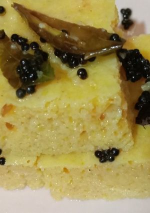 A picture of Gujrati Dhokla.
