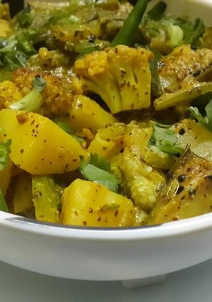 A picture of Phulkopir Data Chorchori/ Cauliflower Stalk Curry.