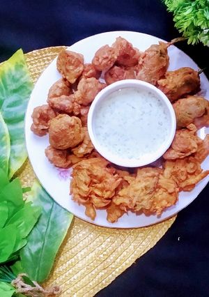 A picture of Pakora plater.