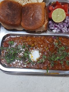 પાવભાજી (Pav Bhaji Recipe In Gujarati) રેસીપી મુખ્ય ફોટો