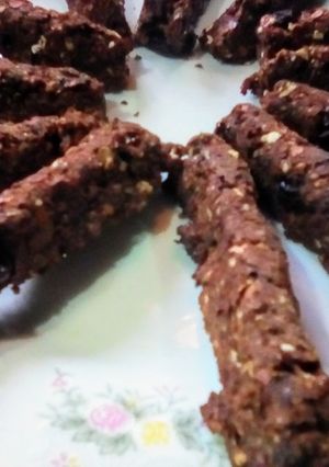 Una foto de Galletitas tipo "habanos" con avena y cascarilla 🤎(゜o゜;