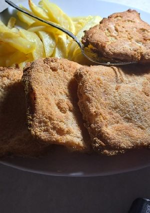Una foto de San Jacobos caseros y patatas fritas en freidora de aire