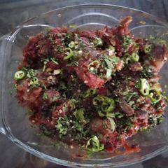 A picture of بھنا گوشت.