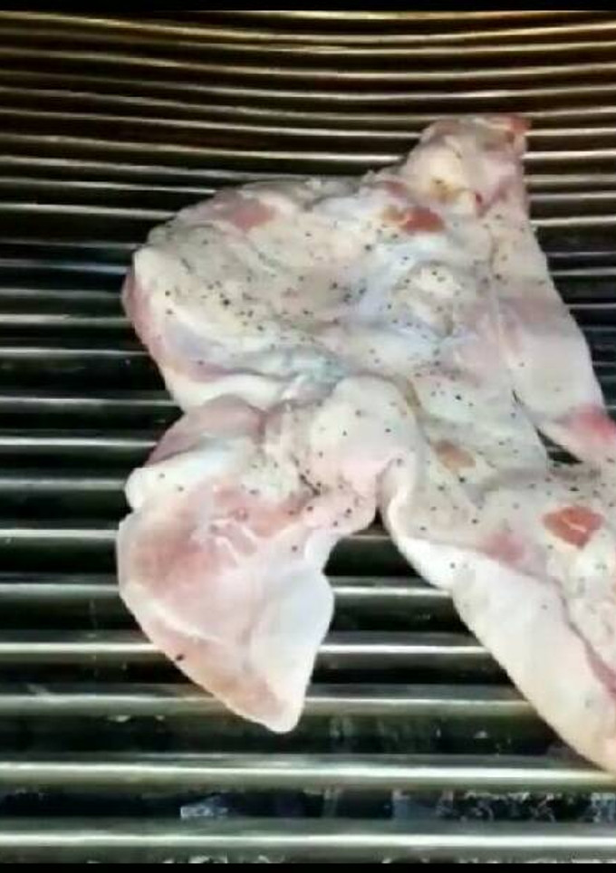 Una foto de Careta de cerdo a la brasa