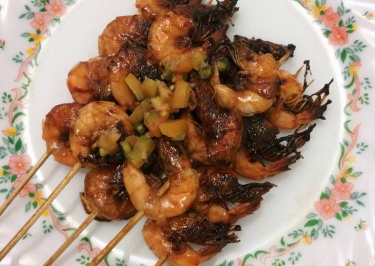 Bagaimana Menyiapkan Udang Bakar Madu Anti Gagal