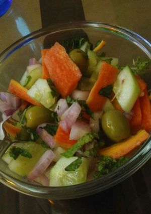 A picture of Fresh salad.
