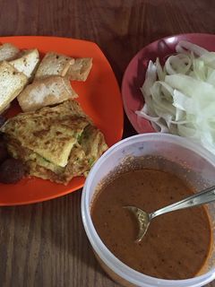 Foto resep Pecel (tahu, telur dadar, bola ubi ungu, timun)