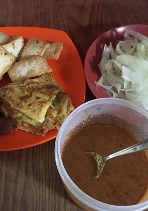 Foto resep Pecel (tahu, telur dadar, bola ubi ungu, timun)