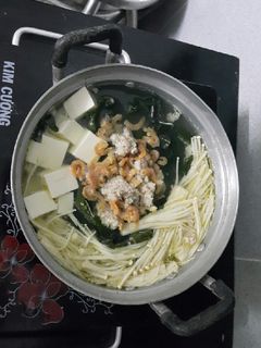 Hình của món Canh rong biển thịt băm.