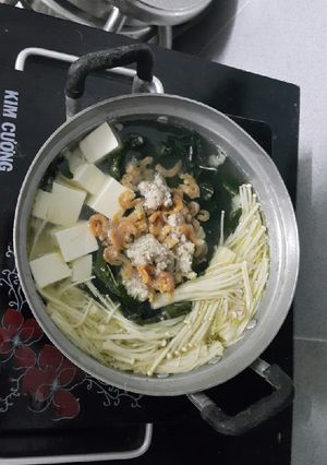 Hình của món Canh rong biển thịt băm.