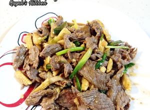 Hình của món Bò Xào Hành Gừng - Beef stir-fry w ginger & spring onion.