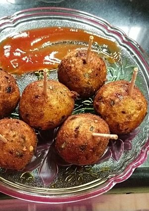 A picture of Potato Lollipops.