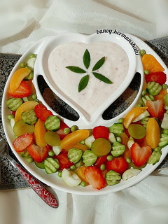 عکسی از دستور سالاد میوه های بهاری🌸