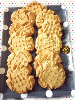 A picture of Peanut butter cookies.