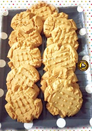 A picture of Peanut butter cookies.