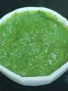 सँडविच पुदिना चटणी (sandwich pudina chutney recipe in marathi) रेसिपी चे मुख्य फोटो 