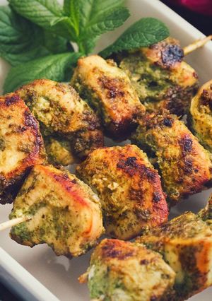 A picture of Chicken Resmi Kabab.