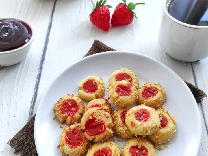 Easy Steps to Make Strawberry Thumbprint cookies the Delicious You can take Joss in your mouth