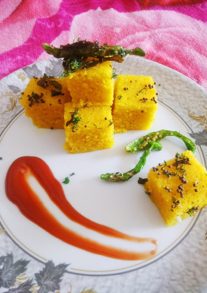 सूजी ढोकला (Suji dhokla recipe in hindi) रेसिपी मुख्य फोटो