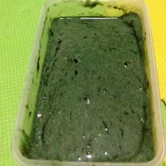 A picture of 4 ingredients smoothie.
