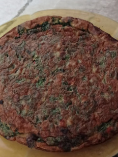 Una foto de Tortilla de hojas de remolacha
