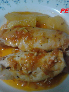 Una foto de Rollitos de pechugas de pollo con salchichas de jamón al tomillo