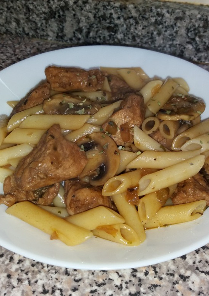 Una foto de Macarrones con magro de cerdo