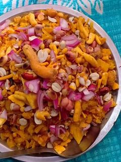 पोहे (Pohe recipe in hindi) रेसिपी मुख्य फोटो