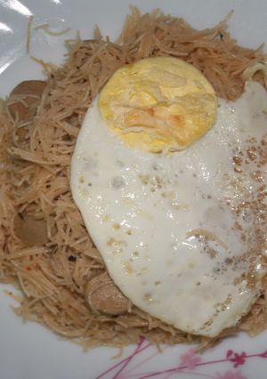 A picture of Vermicelli with Sausage and Egg.