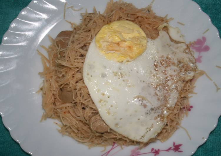 Steps to Prepare Perfect Vermicelli with Sausage and Egg