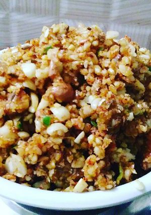 A picture of Moongfali / peanut chutney.