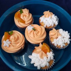A picture of Orange Cupcakes.